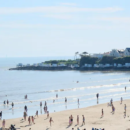 Avec Balcons Vue A Pontaillac *